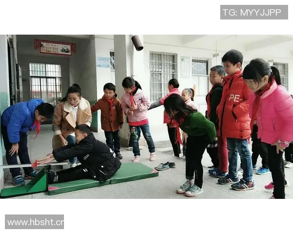 羽毛球世界冠军亲自授课点燃校园体育节激情激发学生运动潜力